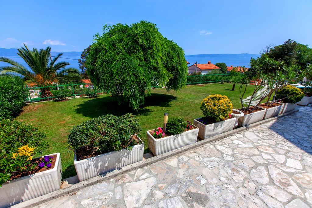 Apartments Villa Iva Равни Экстерьер фото
